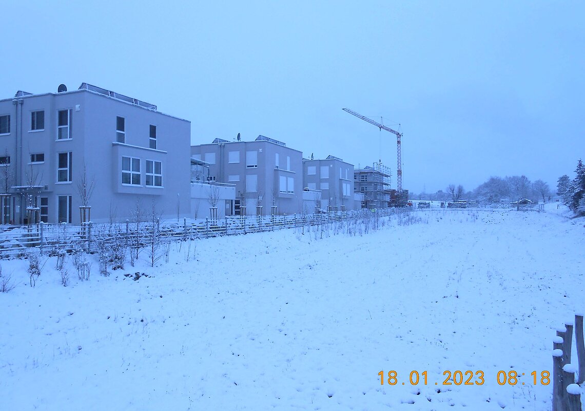 Doppelhäuser mit Schnee